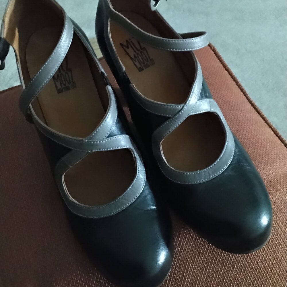Miz mooz shoes black and gray size 41 (10)
